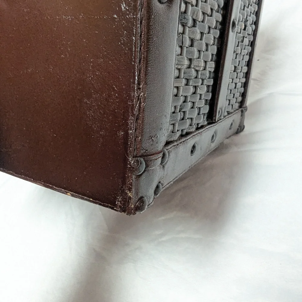 Vtg 80s Hinged Wicker Riveted Wooden Box Med 10x9x11 Dome Lid Snap Closure READ